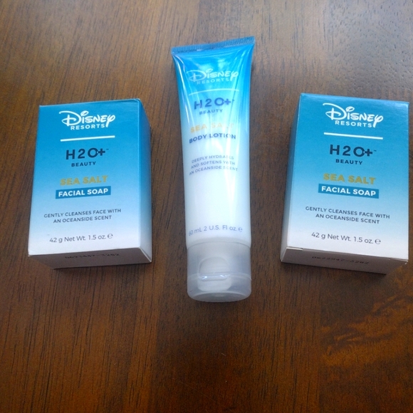 Disney Bath & Body New Disney Resorts H2o Toiletries Poshmark